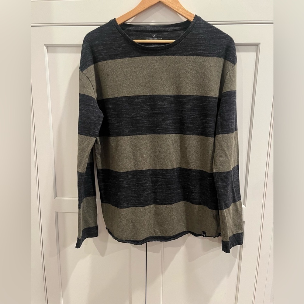 American Eagle Outfitters men’s long sleeve shirt Sz. S striped